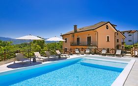 Dominella